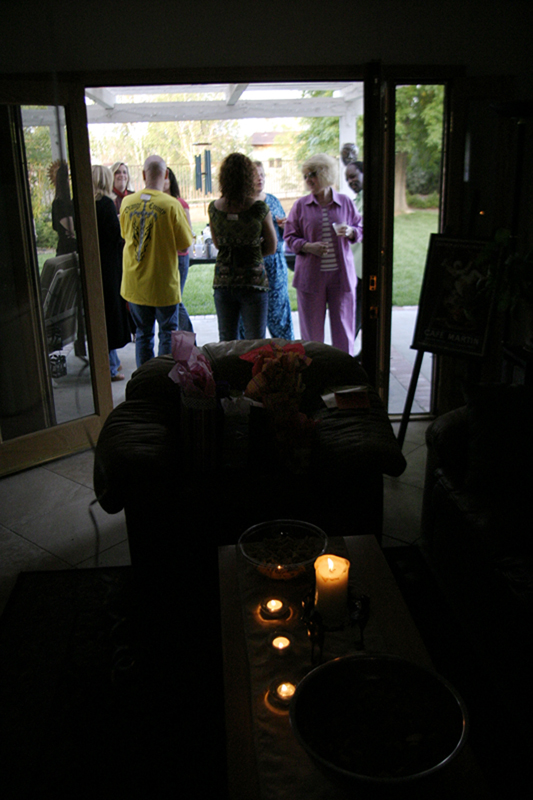 07. Party outside2